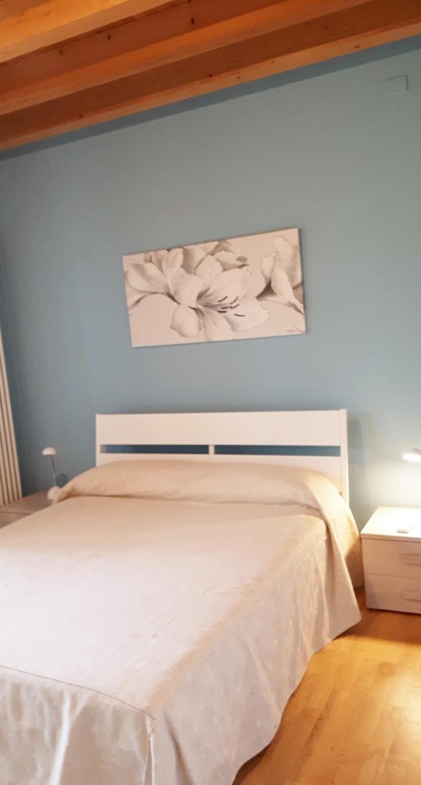 Albergo La Quiete เดเซนซาโนเดลการ์ดา ภายนอก รูปภาพ